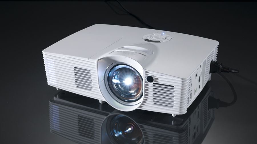 Projector for computer Gaming